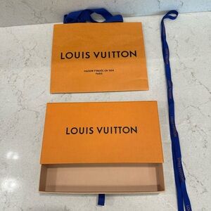 Louis Vuitton Shopping bag, box and ribbon